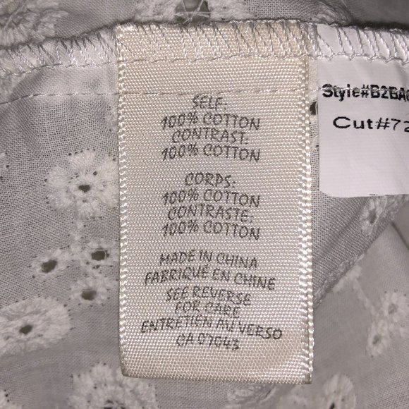 Brand New Adiva Women's White Eyelet Sleeveless Buttondown Blouse - Picture 7 of 7